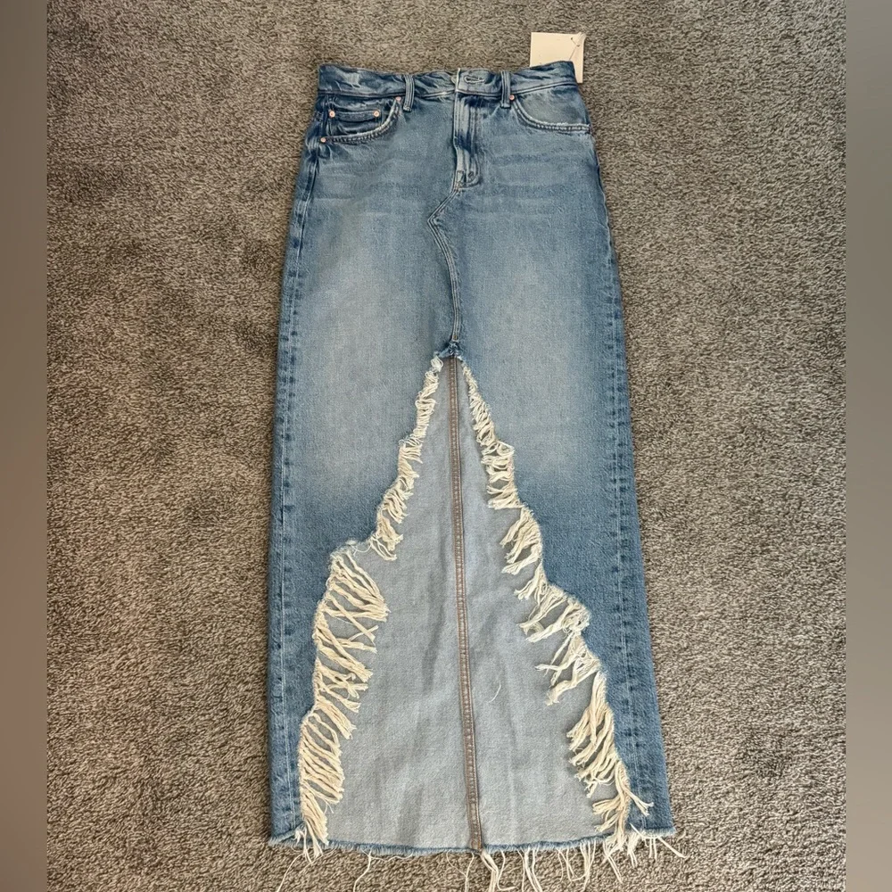 NWT MOTHER The Ditcher Maxi Super Fray in Ain’t My First Rodeo - Size 25 - Picture 3 of 5